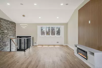 33 Hinton Avenue, Babylon, NY 11702 - Photo 36