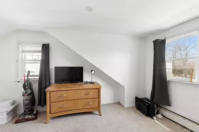 184 Smith Road, Ronkonkoma, NY 11779 - Photo 12