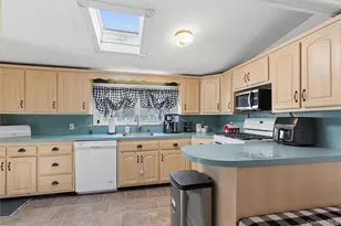 184 Smith Rd, Ronkonkoma, NY 11779 - Photo 6