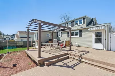 184 Smith Road, Ronkonkoma, NY 11779 - Photo 16