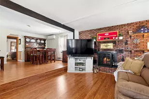 184 Smith Rd, Ronkonkoma, NY 11779 - Photo 2