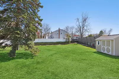 184 Smith Road, Ronkonkoma, NY 11779 - Photo 18