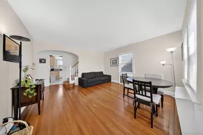 1217 Hillside Avenue, New Hyde Park, NY 11040 - Photo 4