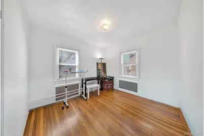 1217 Hillside Avenue, New Hyde Park, NY 11040 - Photo 10