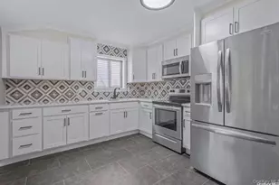 10 Vilno Ct, Huntington Station, NY 11746 - Photo 4