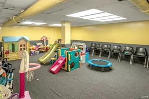 139-15 83rd Ave, Briarwood, NY 11435 - Photo 4