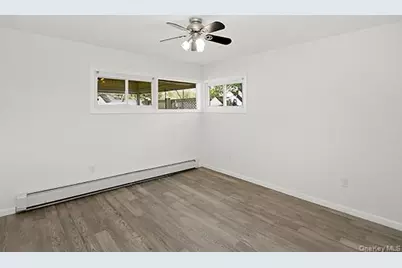 48 Link Lane, Hicksville, NY 11801 - Photo 14