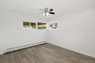 48 Link Ln, Hicksville, NY 11801 - Photo 14