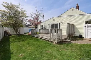 48 Link Ln, Hicksville, NY 11801 - Photo 26