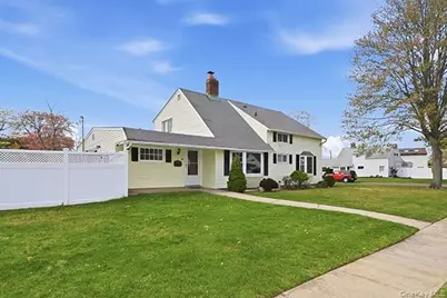 48 Link Lane, Hicksville, NY 11801 - Photo 30