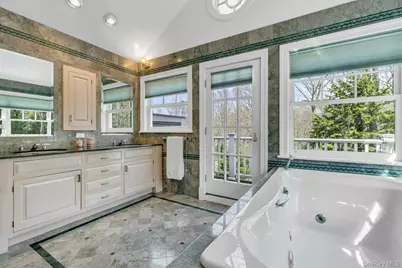 10 Redmond Lane, Oyster Bay, NY 11771 - Photo 36