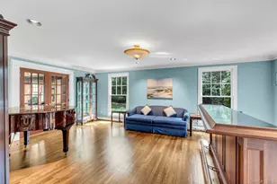 10 Redmond Ln, Oyster Bay, NY 11771 - Photo 22