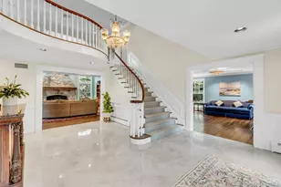 10 Redmond Ln, Oyster Bay, NY 11771 - Photo 4