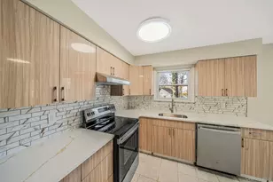 45 Roslyn Rd, Roslyn Heights, NY 11577 - Photo 12