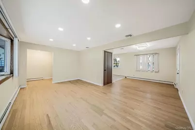 45 Roslyn Road, Roslyn Heights, NY 11577 - Photo 6