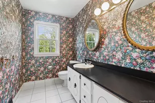 89 Country Club Dr, Port Washington, NY 11050 - Photo 16