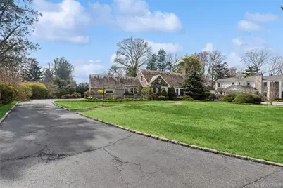 89 Country Club Drive, Port Washington, NY 11050 - Photo 32