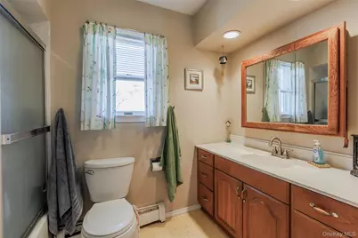 32 Jefferson Avenue, Brentwood, NY 11717 - Photo 12