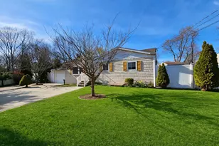 56 Applegate Dr, Central Islip, NY 11722 - Photo 2