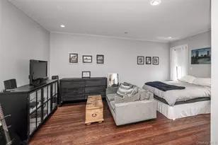 37 Brompton Rd, Great Neck, NY 11021 - Photo 8