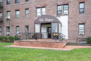 37 Brompton Rd, Great Neck, NY 11021 - Photo 4