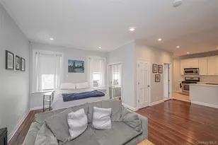 37 Brompton Rd, Great Neck, NY 11021 - Photo 10