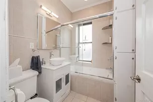 37 Brompton Rd, Great Neck, NY 11021 - Photo 14