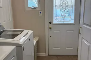 525/207 Riverleigh Ave, Riverhead, NY 11901 - Photo 16