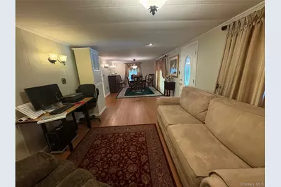 525/207 Riverleigh Avenue #207, Riverhead, NY 11901 - Photo 20