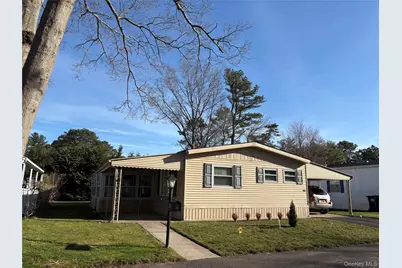 525/207 Riverleigh Avenue #207, Riverhead, NY 11901 - Photo 1