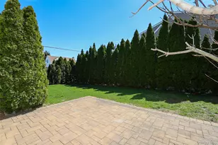 489 Emory Rd, Mineola, NY 11501 - Photo 22