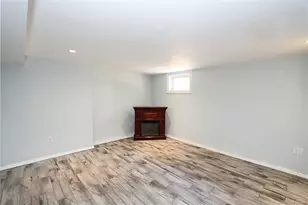 489 Emory Rd, Mineola, NY 11501 - Photo 18