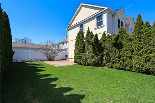 489 Emory Rd, Mineola, NY 11501 - Photo 24