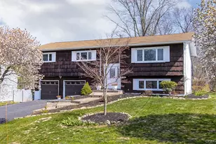 17 Ross Ln, Middletown, NY 10941 - Photo 2