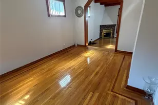 119-53 177th Pl, Jamaica, NY 11434 - Photo 4