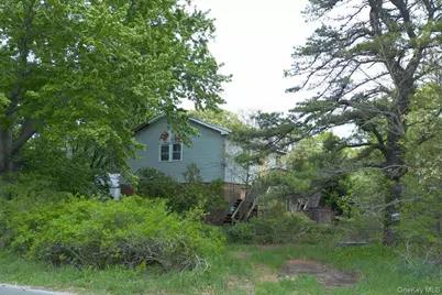203 N Washington Avenue, Centereach, NY 11720 - Photo 4