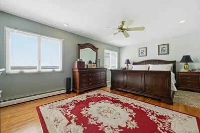 648 Nassau Avenue, Freeport, NY 11520 - Photo 16