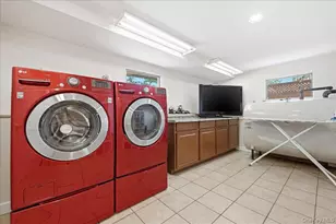 648 Nassau Ave, Freeport, NY 11520 - Photo 26