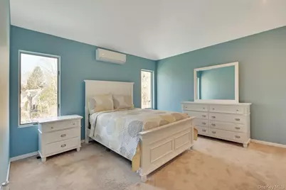 35 Bay Avenue W, Hampton Bays, NY 11946 - Photo 12