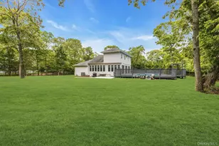 35 Bay Ave W, Hampton Bays, NY 11946 - Photo 30