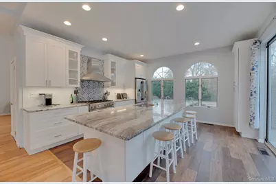 35 Bay Avenue W, Hampton Bays, NY 11946 - Photo 10