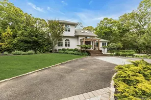 35 Bay Ave W, Hampton Bays, NY 11946 - Photo 4