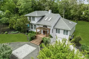 35 Bay Ave W, Hampton Bays, NY 11946 - Photo 2