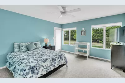 35 Bay Avenue W, Hampton Bays, NY 11946 - Photo 16