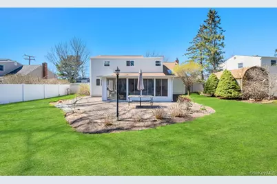 11 Biscayne Drive, Selden, NY 11784 - Photo 4