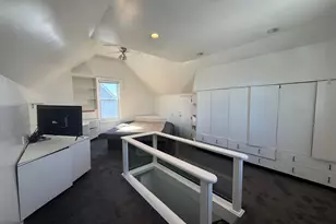 33 Carstairs Rd, Valley Stream, NY 11581 - Photo 12