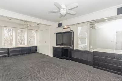 33 Carstairs Road, Valley Stream, NY 11581 - Photo 10