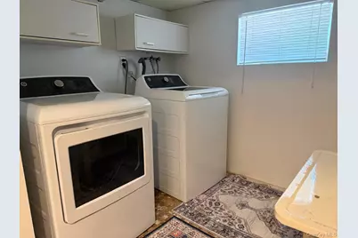 33 Carstairs Road, Valley Stream, NY 11581 - Photo 16