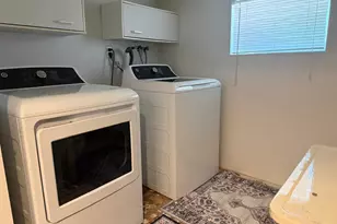 33 Carstairs Rd, Valley Stream, NY 11581 - Photo 16