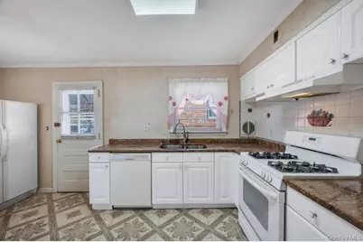 25719 87th Road, Floral Park, NY 11001 - Photo 12